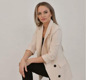 Стрельникова Елена